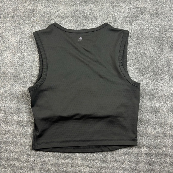 WEWOREWHAT Women’s Black Shelf Bra Athletic Muscle Tank Crop size: Small - Picture 2 of 9